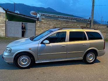 Opel Astra Caravan (universaI) – gümüşü rəng Xüsusiyyətlər: - Kuzov
