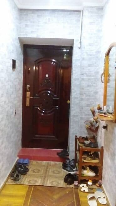 sumqayıtda 1 otaqlı evlərin qiyməti: Bakı, 3 otaqlı, Köhnə tikili, m. Neftçilər, 80 kv. m — 12