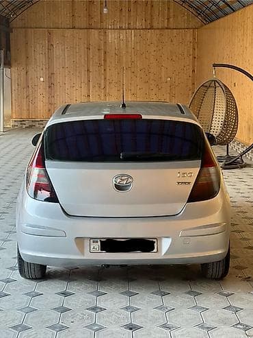 qosqu satisi: Hyundai i30 hatchback – gümüş rəng - Korpus: 5 qapılı hatchback — 6