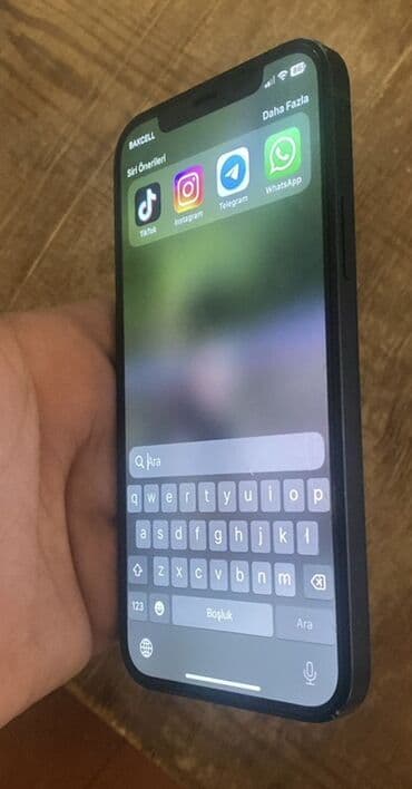 zaryatka aparatı: IPhone 12, 64 GB, Qara, Simsiz şarj — 2