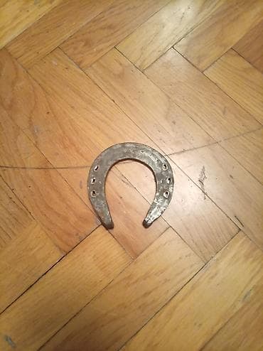 top qapı: At nalı dəsti – 4 ədəd - Material: qalın metal (dəmir və mis — 2