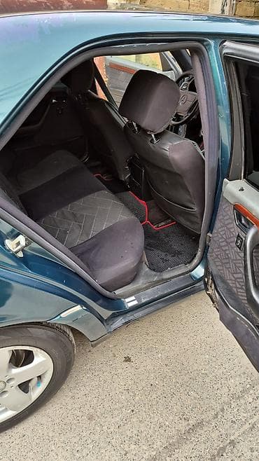 spacer mercedes: Mercedes-Benz C 200: 2 l | Sedan — 7