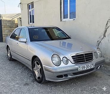 mini canta: Mercedes-Benz E-Class: 2.2 l | 2001 il Sedan — 4