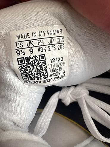 Şəxsi əşyalar: Türkiyeden 80 azn alınıb. Geyinilməyib təzədi orginal adidas gündəlik — 2