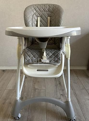 Uwsq stolu yaxsi veziyyetde problenu yoxdur.Qiymet son.Unvan Zabrat