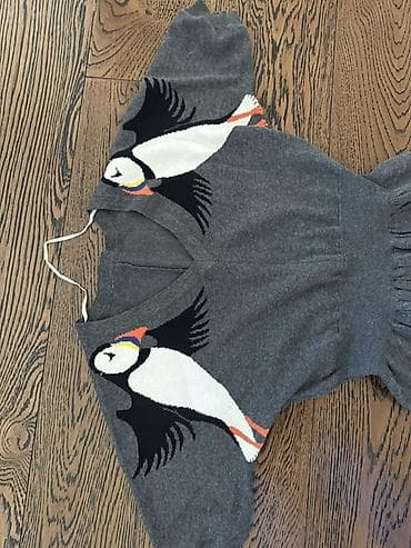 Plaşlar: Boz rəngli trikotaj paltar - Yumşaq, elastik trikotaj parça - V-yaxa — 2