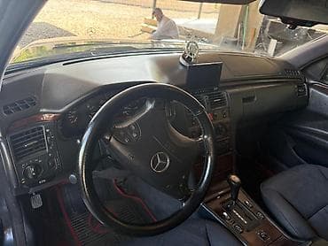 mercedes e class: Mercedes-Benz E‑Class W210 sedan - Kuzov: qara rəng, 4 qapı, orijinal — 9