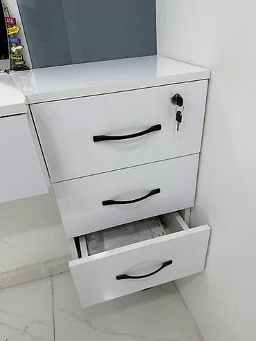 alət: Divardan masa, İşlənmiş, Açılan, Şüşə, Kvadrat masa — 3