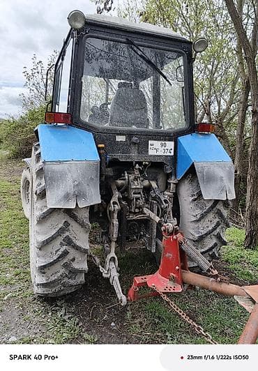 disko işıq: Belarus 1025.2 traktor - Model: BELARUS 1025.2 - Tip: 4x4 təkərli — 3