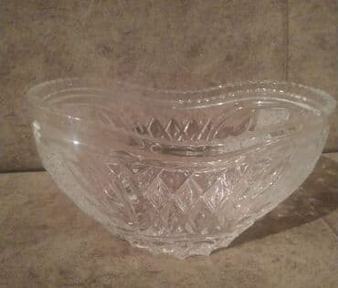 qab yigmaq ucun: Yeke xrustal vaza meyve ya coxlu konfet yigmaq ucun uygundur. Tezedir — 1