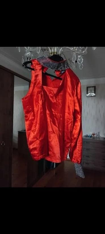 muncuqdan canta: M,38,(R),işlənmiş.
Qız,üçün,kofta — 1