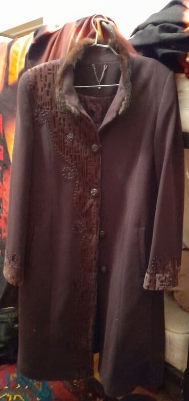 Qadın şalvarları: Темно коричневое пальто. Новое . Размер 50-52. Длинное, очень удобное — 1