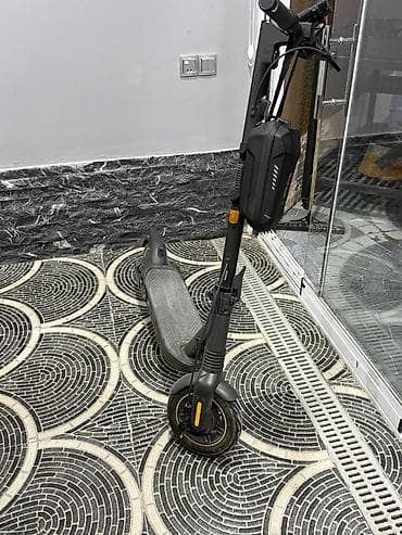 ninebot g30: İşlənmiş Elektrik samokat 10", 501 - 750 Vt, 26 - 35 km/s, Ünvandan götürmə — 5