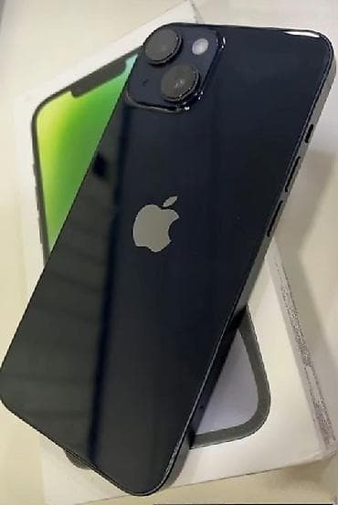 macbook pro 17: IPhone 14, Qara, Face ID — 2