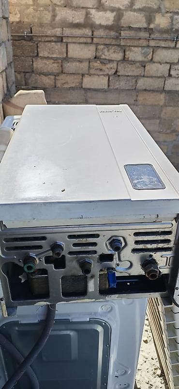 solis 26: Kombi işlək vəziyyətdə cuzi problemi var ünvan Qracuxur qəsəbəsi — 2