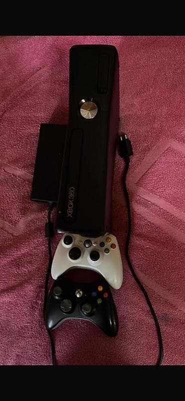 Видеоигры и приставки: Xbox 360 (Slim) oyun konsolu dəsti Komplekt: - Xbox 360 Slim qara — 1