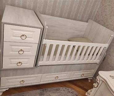ikinci əl stul: Oğlan və qız üçün, İşlənmiş, Dördbucaq, Beşik, Matras ilə, Yellənmə mexanizm ilə — 1