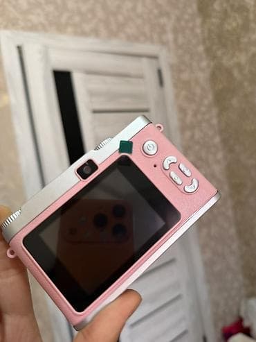 mini ats: Rəngli mini rəqəmsal fotoaparat – retro dizaynda, çəhrayı korpusla — 2