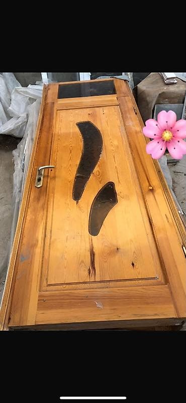 Qoz ağacından 4 ədəd Qapı biri 60 azn satılır Ölçü. 250/90 sm sökuntu