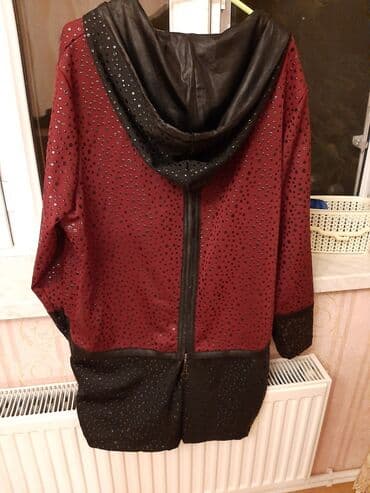 qadınlar üçün xəz palto: Qara-bordo rəngli qadın plaşı,təzədi,razmer XL,kapşonu var,arxasında — 2