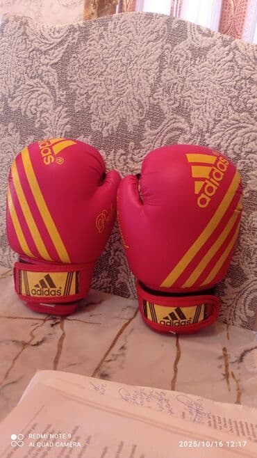 боксерские перчатки баку: Məhsul: Adidas boks əlcek karqo göndərmək olar.13.14 yaşcındır.Ciriq — 2