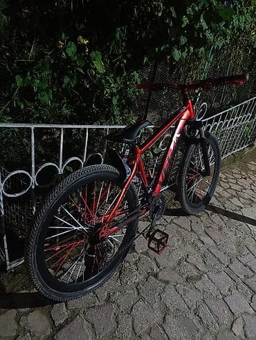 Qırmızı VEGA dağ velosipedi - Korpus: yüngül alüminium gövdə, idman