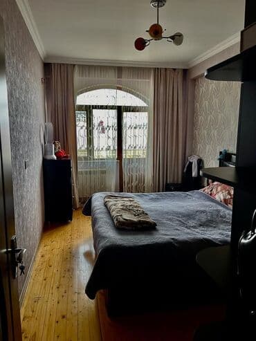 kiraye magazalar: 2otaqlı mənzil – rahat planlama və zövqlü interyer - Geniş qonaq — 6