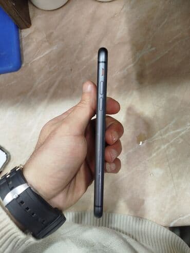 iphone 7 ekran: IPhone 11, Qara, Face ID — 3