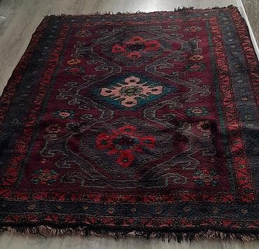 Xalça – klassik şərq üslubunda, əl işi görünüşlü nümunə. - Naxış