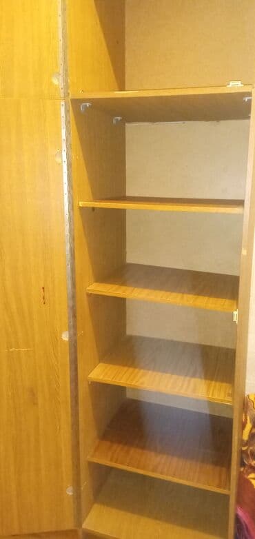 tavan taxtası: İşlənmiş, Açılan, 6 qapı Düz dolab, Qarderob, paltar dolabı, Rusiya — 4