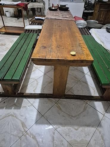 Dördbucaq masa, Açılmayan, Skameykalar ilə, Taxta