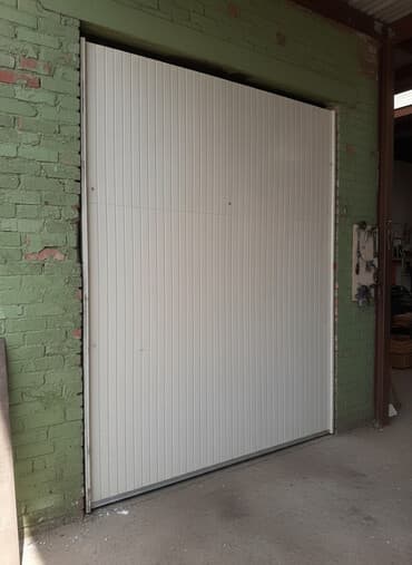 Dəmir listlər satılır.ölçüsü eni 1.20 sm uzunluğu 4 metr.4.80 sm.6 — 1