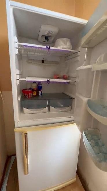 Soyuducular: 2 qapılı Samsung Soyuducu Satılır, rəng - Ağ, Dispenserli — 3