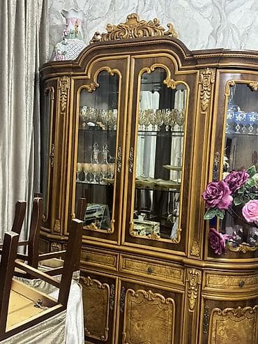 ev dekor: Real alici ile danismag olar qiymet baredde Klassik dizaynda vitrinalı — 2