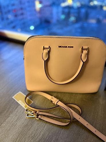 michael kord: 1 dəfə istifadə olunmuş Michael Kors Çanta. Yenidən seçilmir. 298 — 1