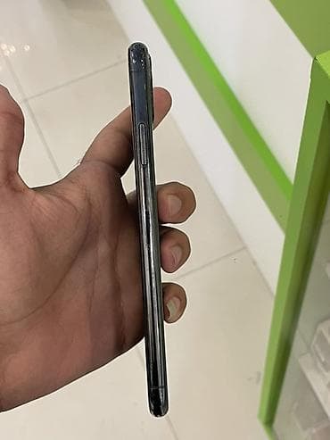 philips xenium 9@9h: IPhone 11 Pro Max — 4