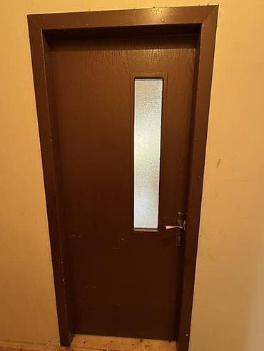 wuwe qapilar: MDF qapı – şüşə pəncərəli, qəhvəyi rəng - Material: MDF (taxta — 1