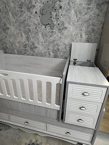 Beşiklər: Oğlan və qız üçün, Dördbucaq, Beşik, Matras ilə, Yellənmə mexanizm ilə — 3