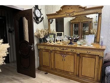 kombi ariston: Klassik üslubda qonaq otağı üçün vitrin və konsol dəsti - Material — 2