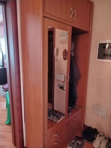 paltar şkafı işlənmiş: İşlənmiş, 4 qapılı Düz dolab, Qarderob, paltar dolabı — 9