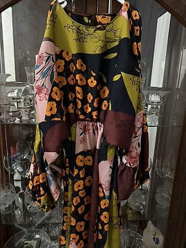 ZARA markalı qadın donu. Ölçüsü S-dir (etiketdə EUR S / USA S / MEX 26 — 3