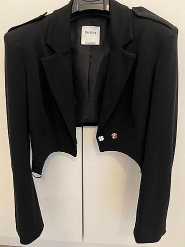 Üst geyimi: Bershka qısa qadın blezeri - Rəng: qara - Model: qısa/kropped blezer — 3