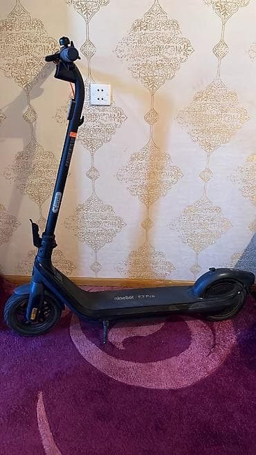 Электросамокаты: Б/у Электросамокат 10", 501 - 750 Вт, 16 - 25 км/ч — 2