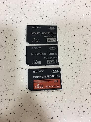 second son: Sony Memory Stick yaddaş kartları 1gb -15 azn 2gb - 20 azn və 8gb — 3