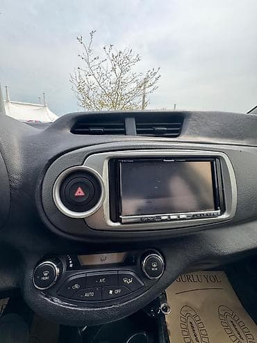 baqaj satilir: Toyota Vitz: 1.3 l | 2012 il Hetçbek — 6