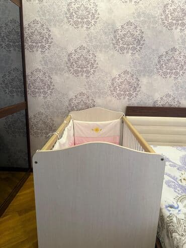 uşaq beşiyleri: Oğlan və qız üçün, İşlənmiş, Dördbucaq, Beşik, Dəst ilə, Matras ilə — 8