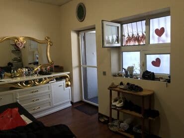 şəkidə həyət evləri: Satılır: həyət evi (təmirli, həyətli sahə) - Plan: girişdə eyvanlı — 10