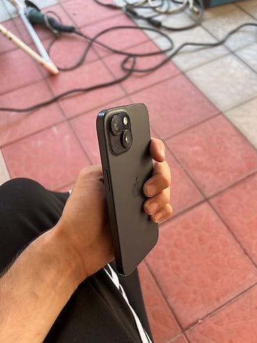 note 15: IPhone 15, 128 GB, Qara — 7