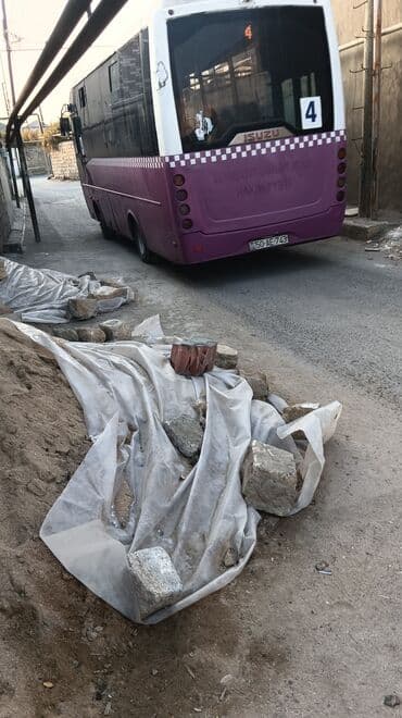 otaq yoldası: Kohne Corat merkeze cox yaxın yerde 4 otaq 2 kuxna hamam 104 kvadrat — 16