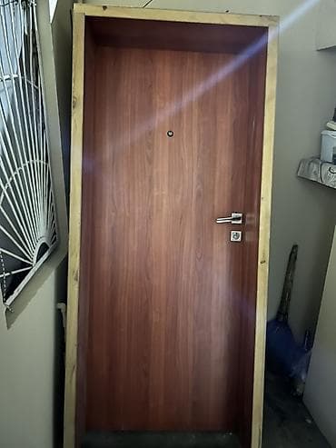Taxta teksturalı giriş qapısı və qutu (kasa) komplekti - Material
